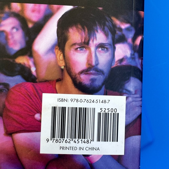 New Red Hot Chili Peppers Fandemonium coffee table Book - Picture 3 of 6